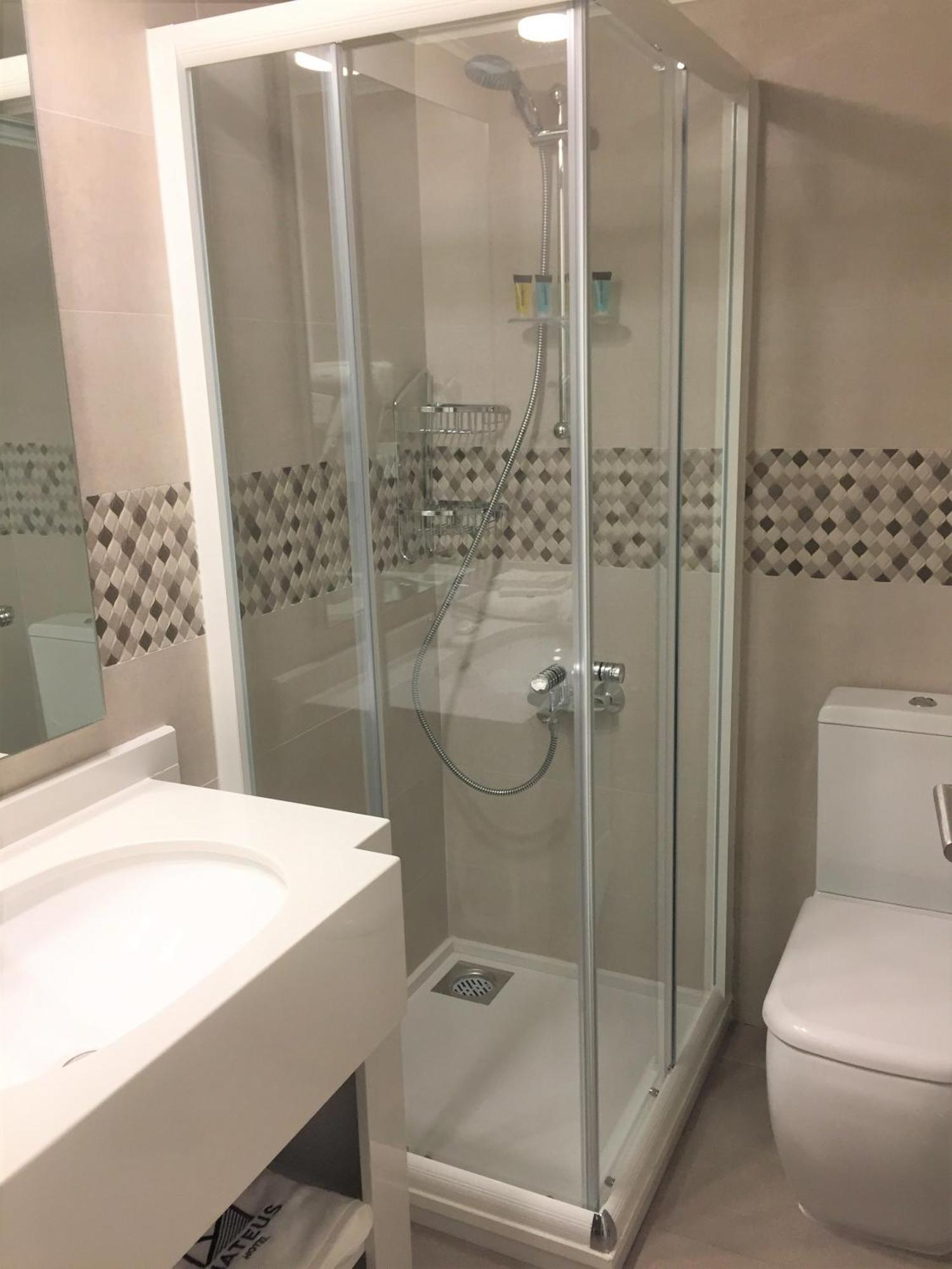 Mateus Hotel & Pool Jounieh Room photo