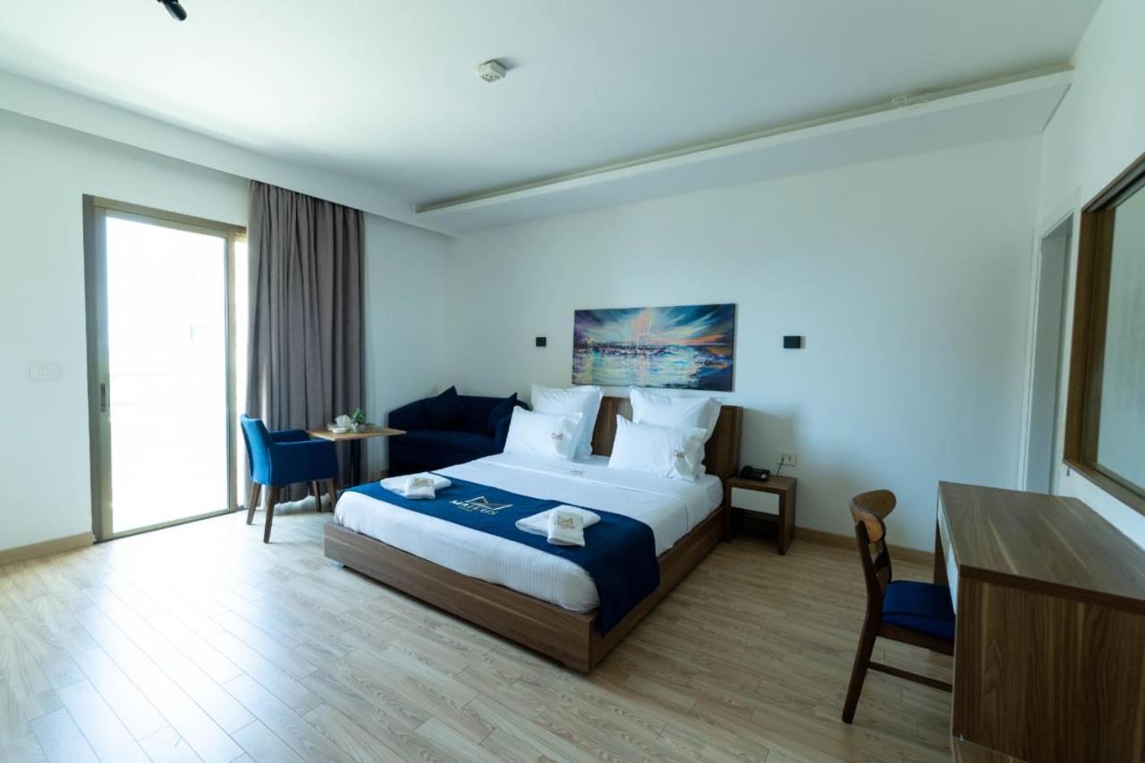 Mateus Hotel & Pool Jounieh Exterior photo