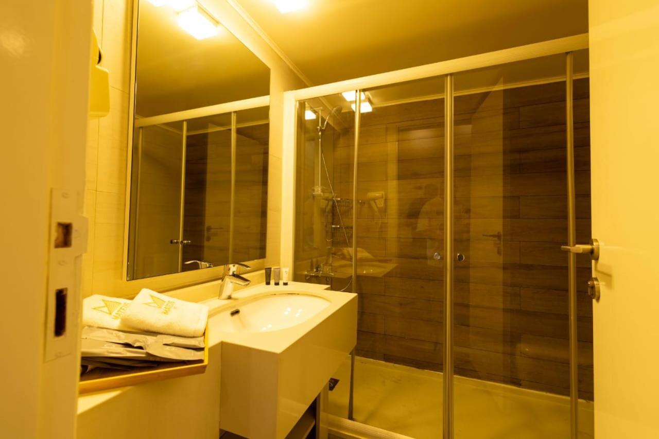 Mateus Hotel & Pool Jounieh Exterior photo