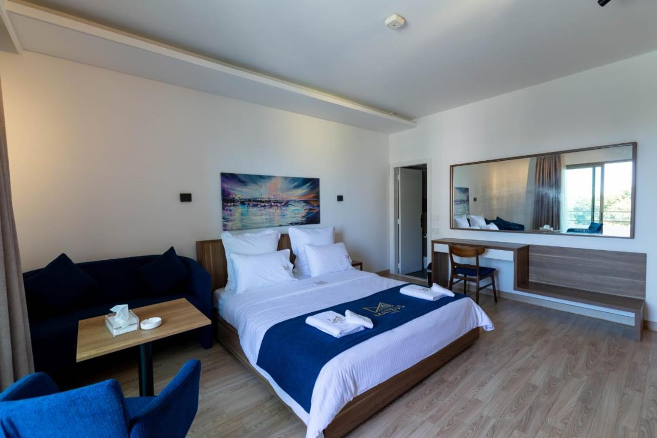 Mateus Hotel & Pool Jounieh Exterior photo